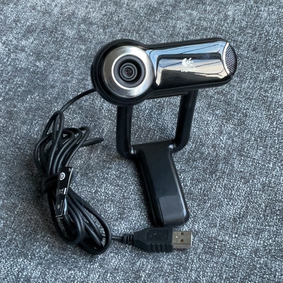 LOGITECH 2MP AUTOFOCUS WEBCAM - Picture 2 of 7